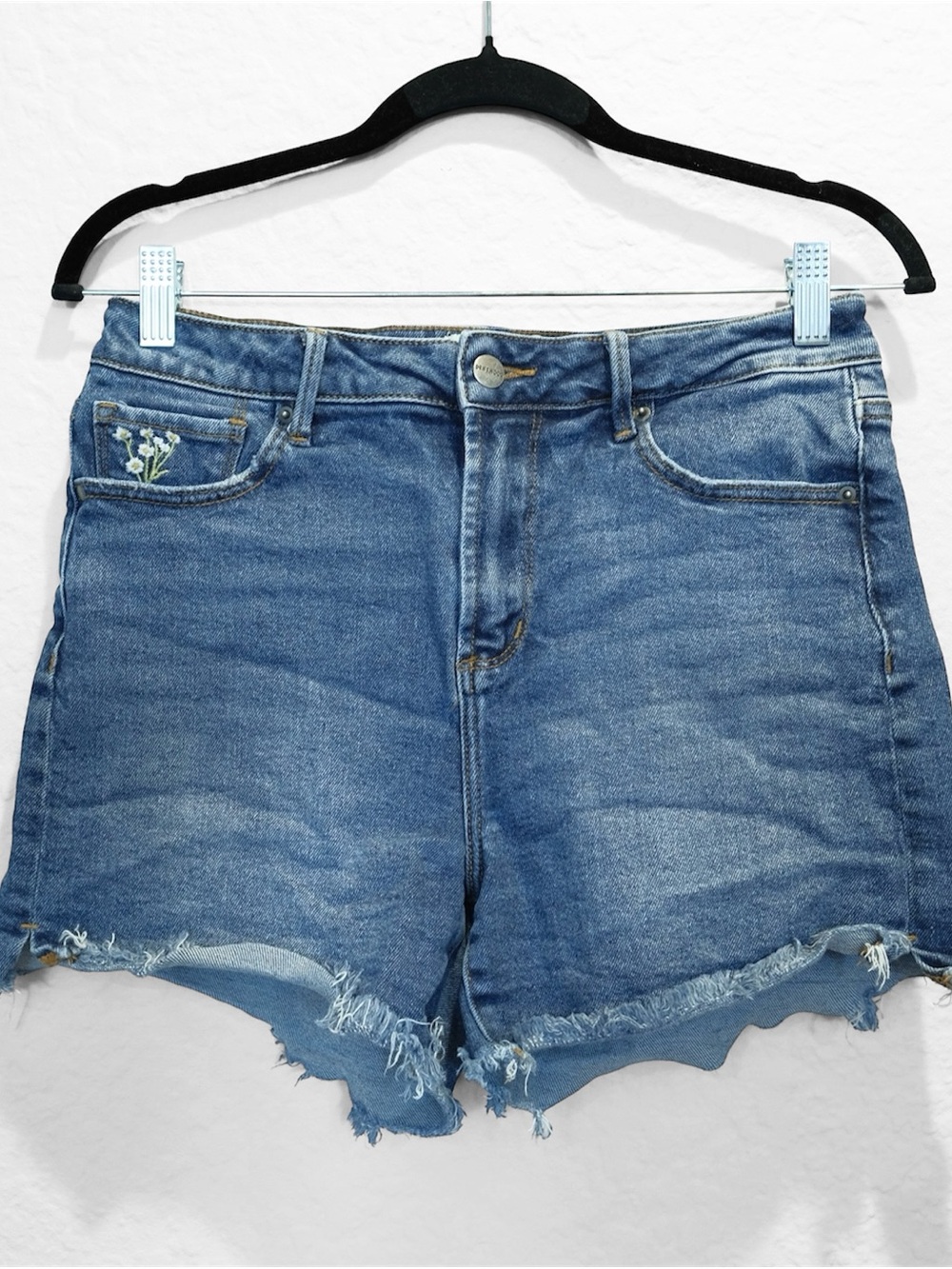 DRIFTWOOD Raw Hem Embroidered Jean Shorts Size 27 Blue Distressed High Rise